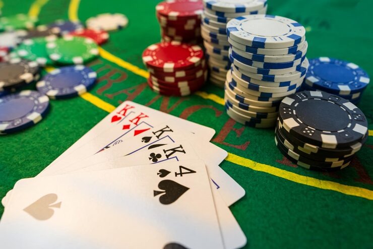 hk4d slot platform showing football betting, live dealer, and slot games