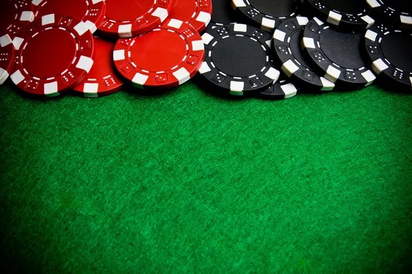 Pretty Gaming live blackjack table on hk4d slot with real dealer and multiple camera angles